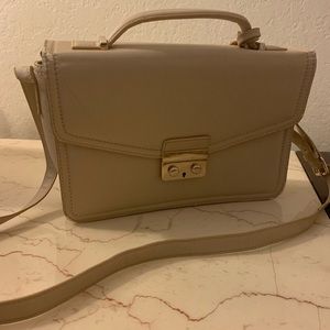 small leather shoulder bag